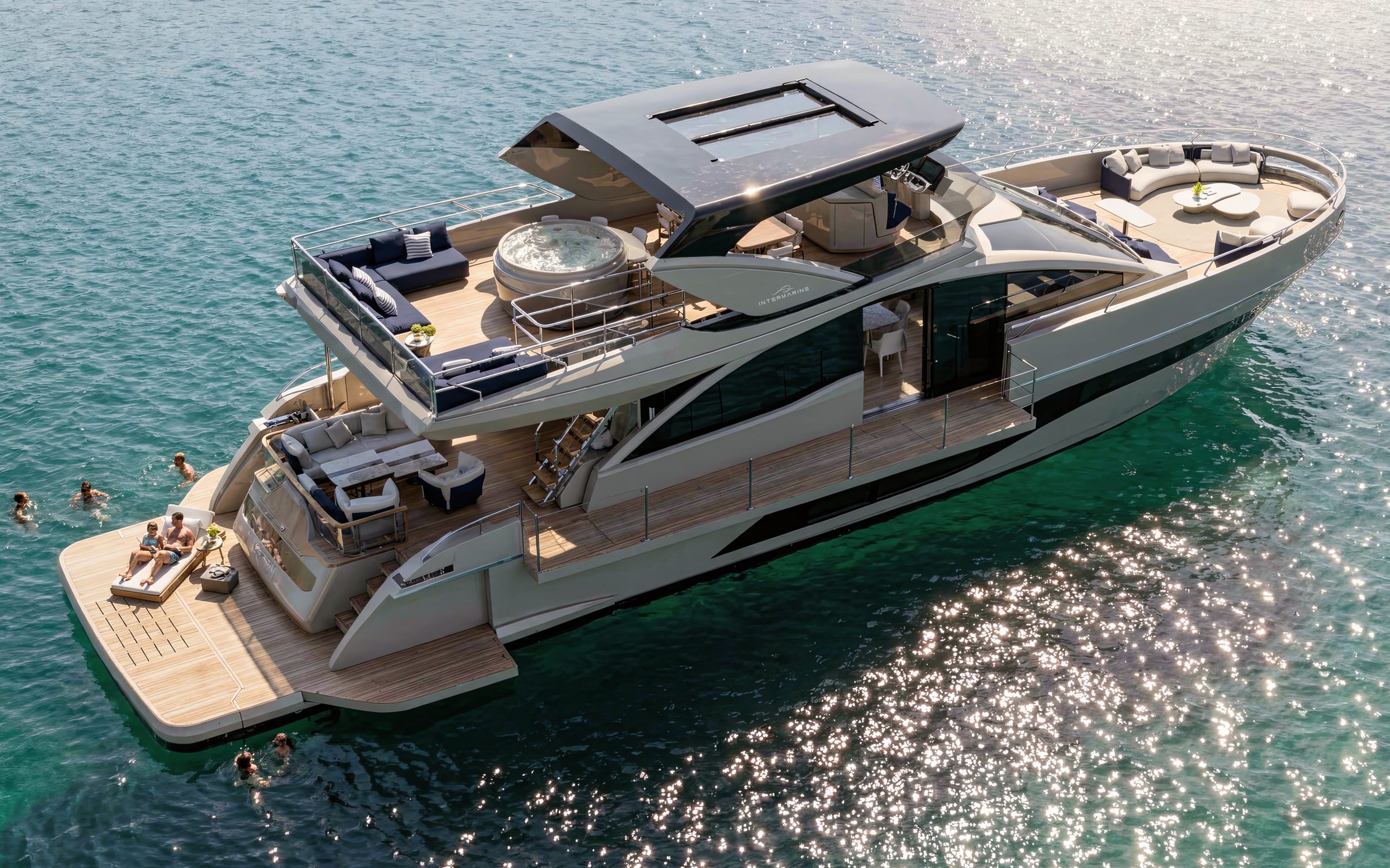 Intermarine 25M — Vista lateral no mar